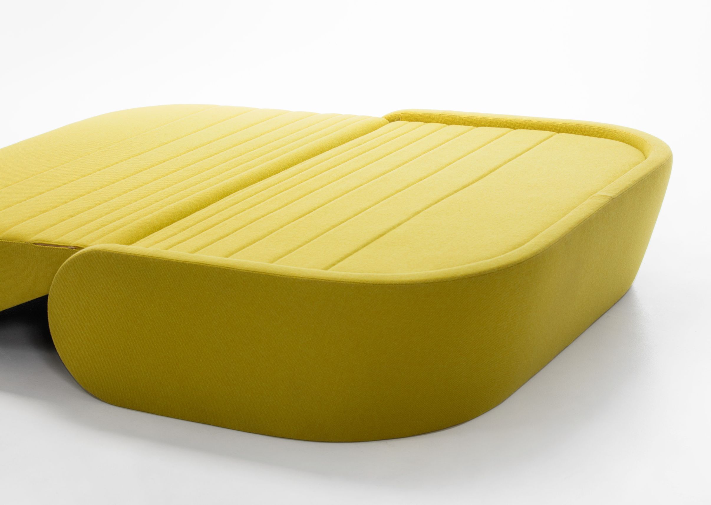 Up-lift Schlafsofa von Prostoria in Gelb, modernes Design Schlafgelegenheit, bequemes Gästebett.