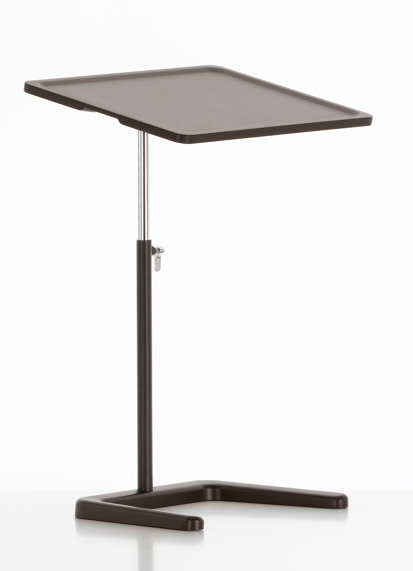 Vitra Nes Table Beistelltisch in Soft Light: Höhenverstellbarer, brauner Tisch mit rechteckiger Tischplatte.