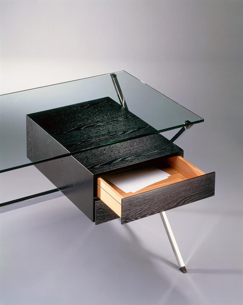 Franco Albini Schreibtisch mit Glasplatte und schwarzer Eiche Schublade, modernes Design für Büro und Arbeitszimmer.