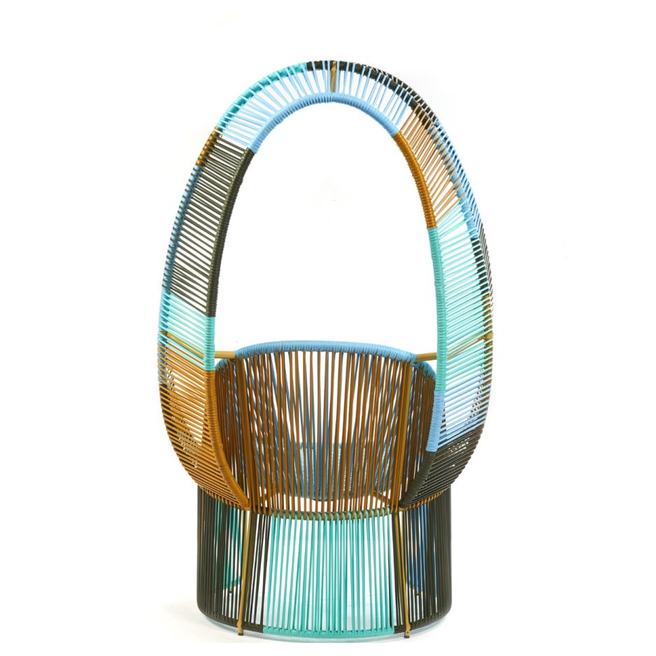 Cartagena Reina Stuhl: Moderner Outdoor-Sessel aus farbigem Seilgeflecht, einzigartiges Design für Garten und Terrasse.