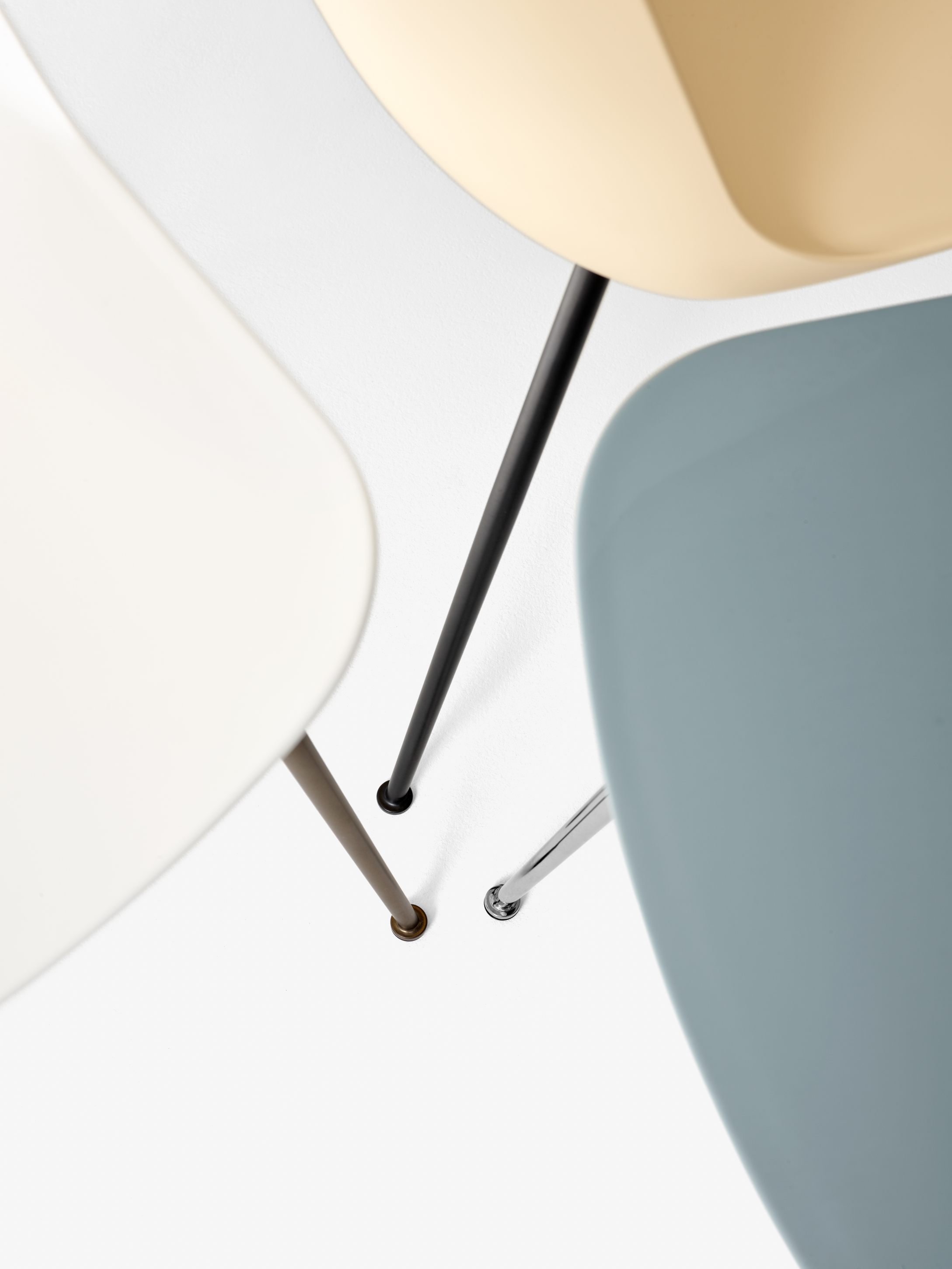 Rely Stuhl HW6 / HW7 / HW8 / HW9 AndTradition