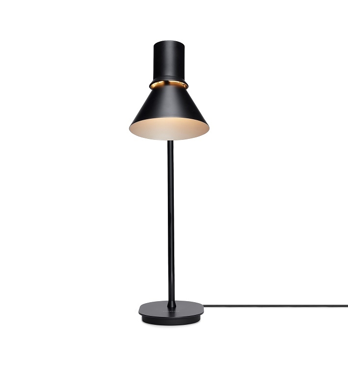 Schwarze Anglepoise Type 80 Tischleuchte mit konischem Lampenschirm und rundem Fuß für den Schreibtisch.
