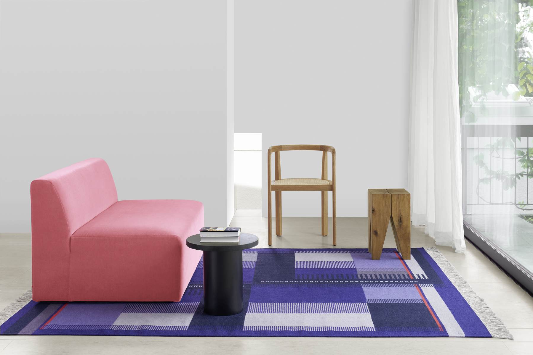 Backenzahn Hocker / Tischchen e15