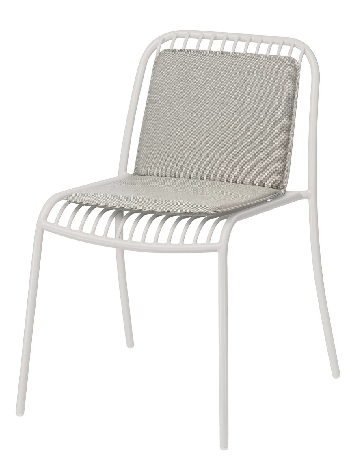 Weißer Yua Stuhl mit grauer Sitzauflage von Blomus für bequemes Sitzen im Garten oder auf der Terrasse.