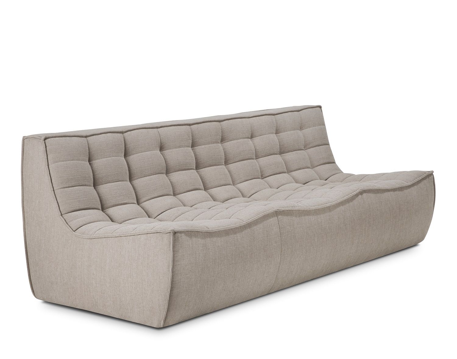 N701 Sofa: 3-Sitzer Sofa von Ethnicraft mit gestepptem Ecru Stoffbezug, modernes Wohnzimmer Möbel.