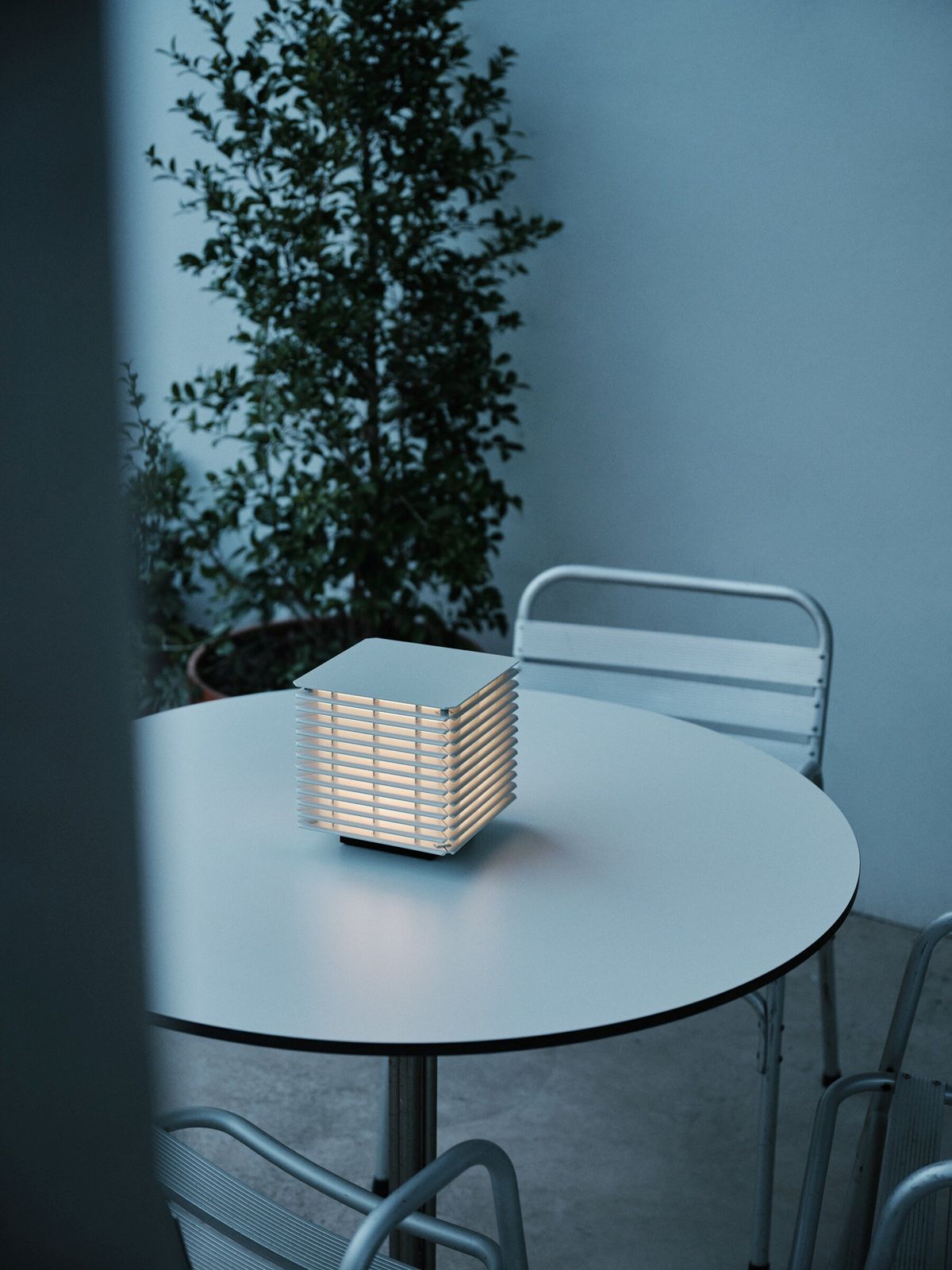 Shiro Outdoor Table lamp Tischleuchte Santa & Cole