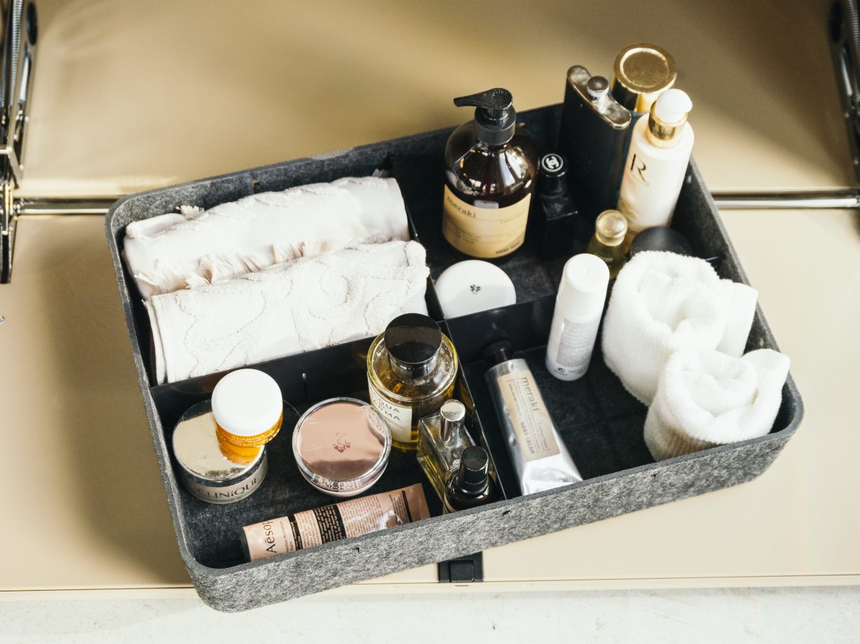 USM Haller Inos Box hoch mit Tablett