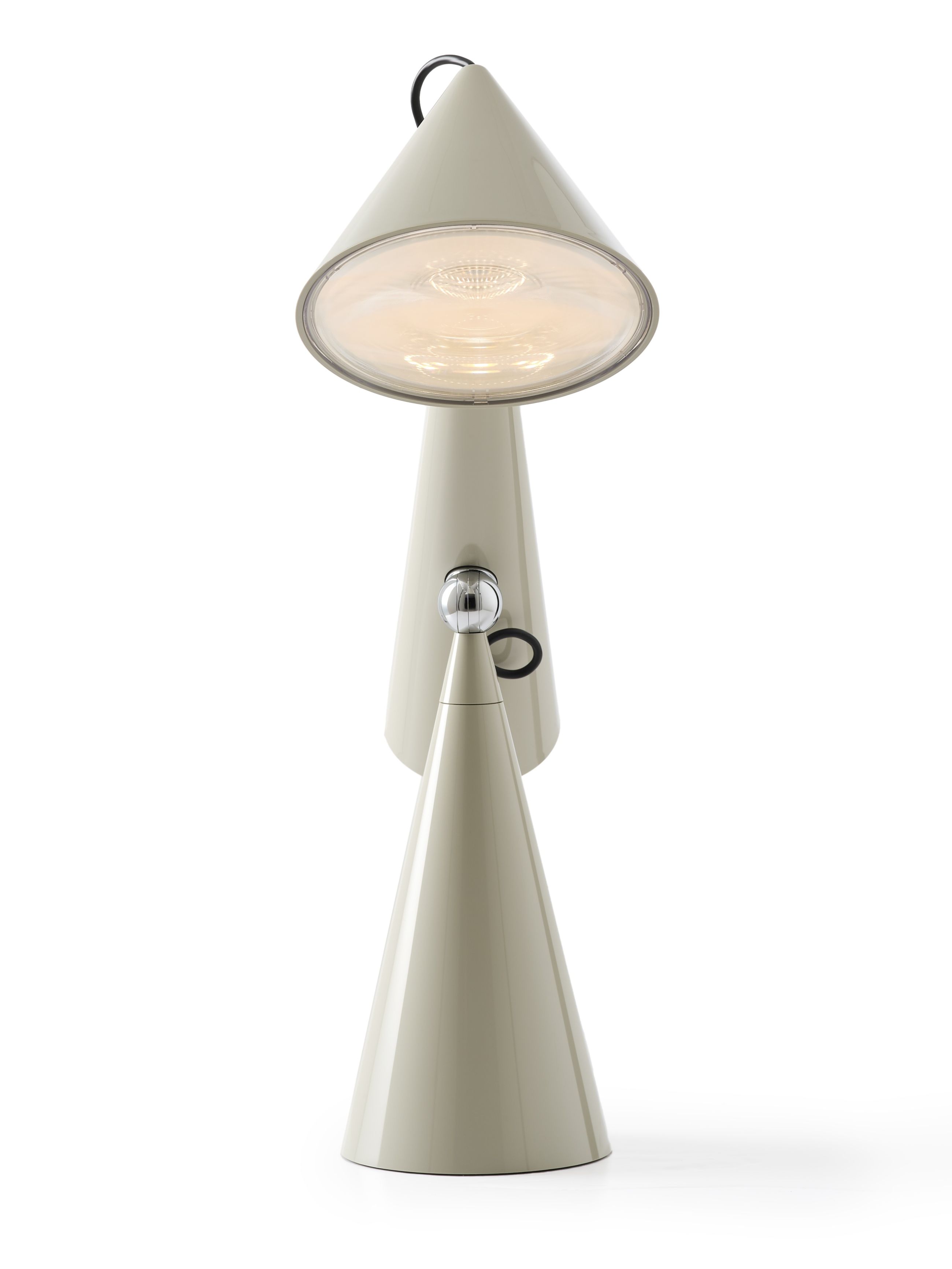 Nahaufnahme der Tom Dixon Pose Task Light LED Tischleuchte in Putty.