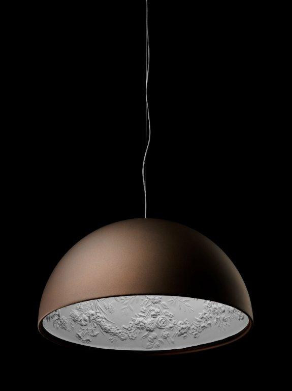 Skygarden Pendelleuchte in Rostbraun: Detailaufnahme der floralen Innenseite, moderne Hängeleuchte für stilvolle Beleuchtung.