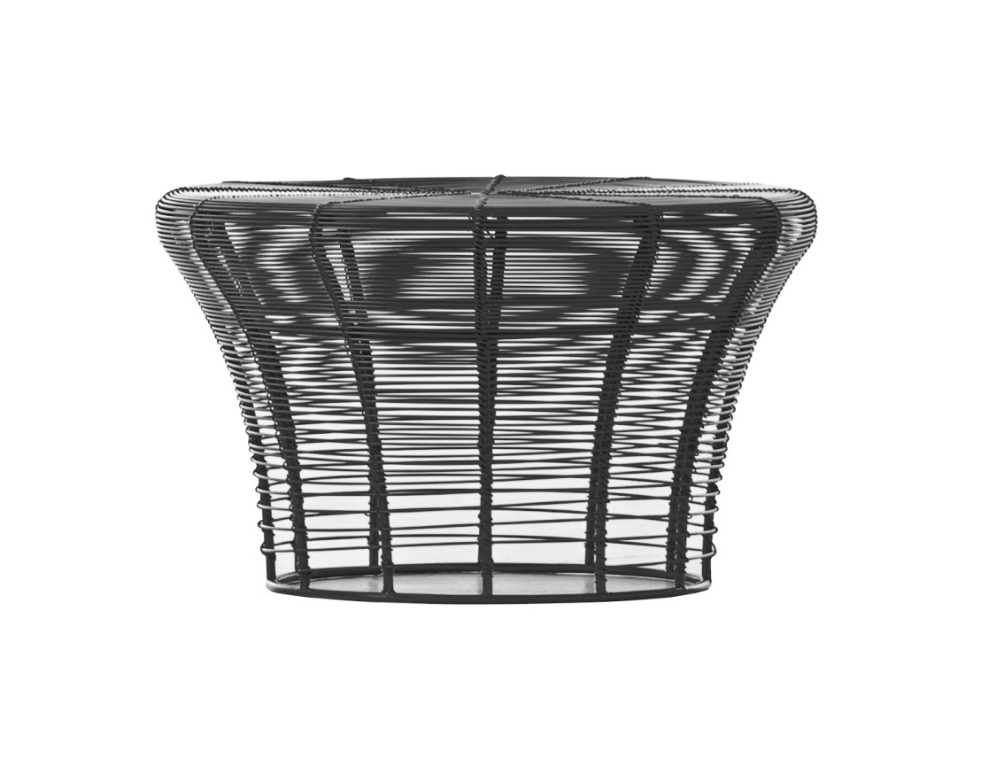 Schwarzer Aram Hocker von GAN, gefertigt aus geflochtenem Metall, modernes Design für Wohnzimmer und Garten.