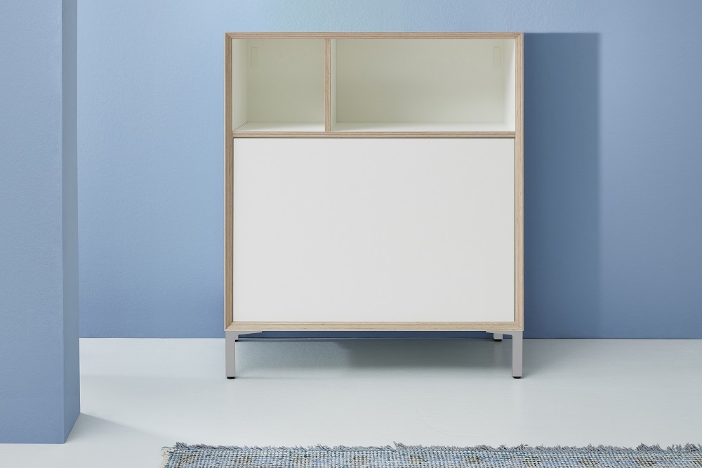 Vertiko Ply Five Wandsekretär von Müller Möbelwerkstätten, weißes Regal mit Fächern und minimalistischem Design.