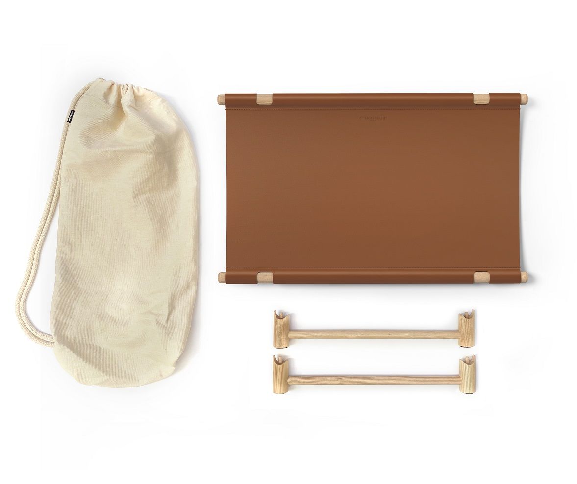 Berberé Hundebett tragbar von Opinion Ciatti mit Tasche und Holzfüßen, braunes Leder.