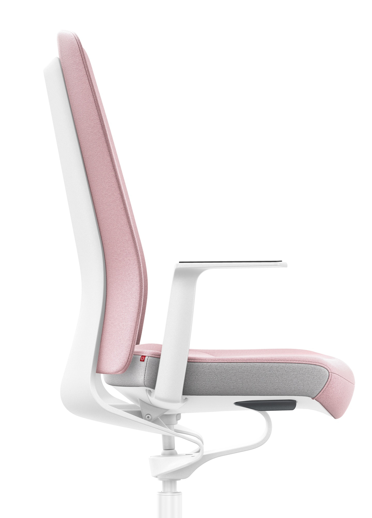 Seitenansicht des Interstuhl Pure Edition Bürodrehstuhls in Rosa mit weißen Armlehnen und Gestell.
