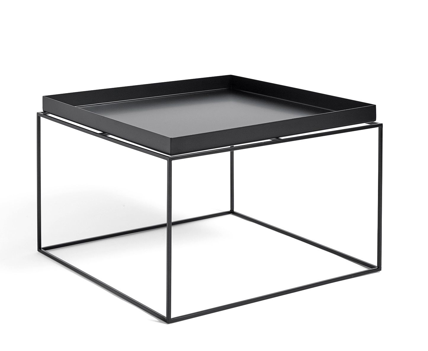 Schwarzer Hay Tray Table Couchtisch mit minimalistischem, quadratischem Design und filigranem Metallgestell.