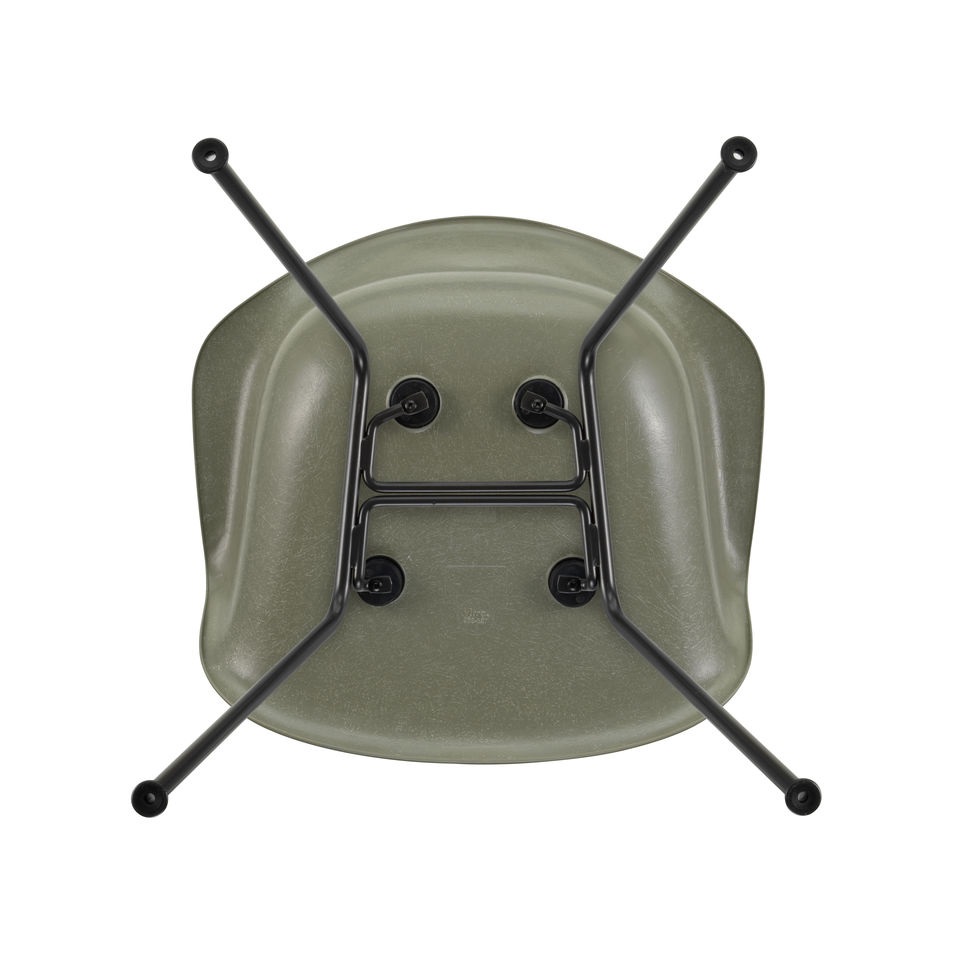 Eames Plastic Arm Chair DAX Stuhl Vitra