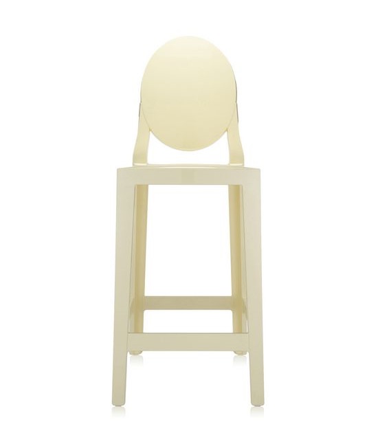 Elfenbeinfarbener "One More" Barhocker von Kartell, moderner Design-Hocker für Küche und Bar.