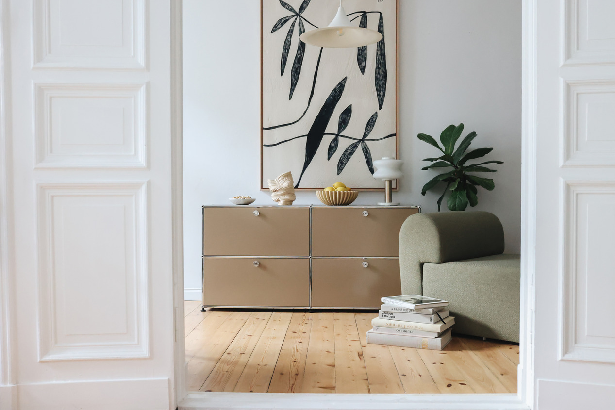 USM Haller Sideboard E2 mit 4 Klapptüren – reinorange