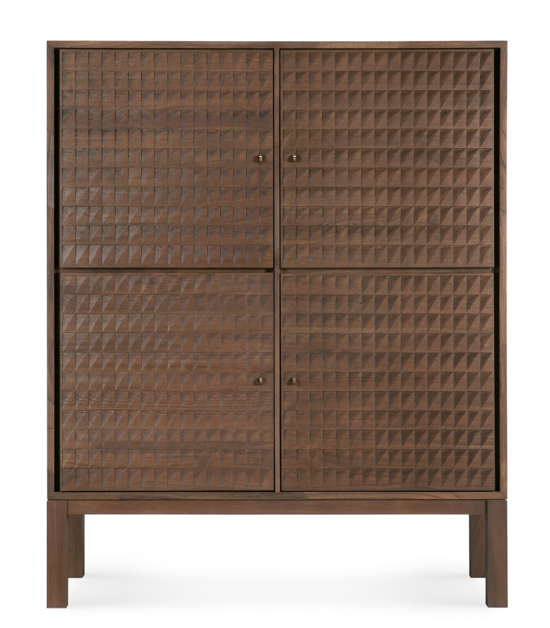 Sono Anrichte von Ethnicraft: Schrank aus massivem Teakholz mit vier Türen und geometrischem Muster.