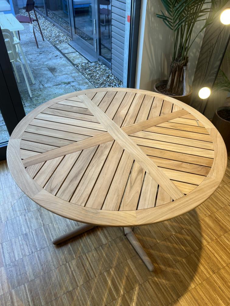 Embrace Tischkombination Outdoor Carl Hansen & Søn AUSSTELLUNGSSTÜCK