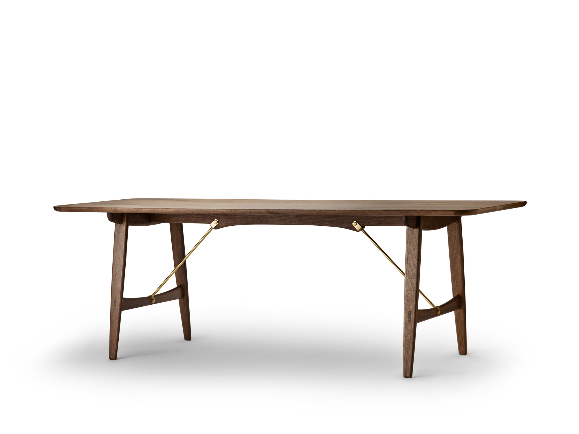 Hunting Table Tisch von Carl Hansen & Søn, Walnuss geölt, Esstisch mit Messingdetails.