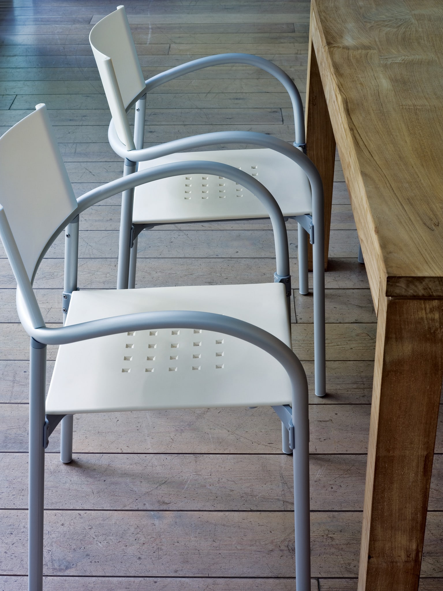 Breeze Stuhl Segis Beige Aluminium poliert