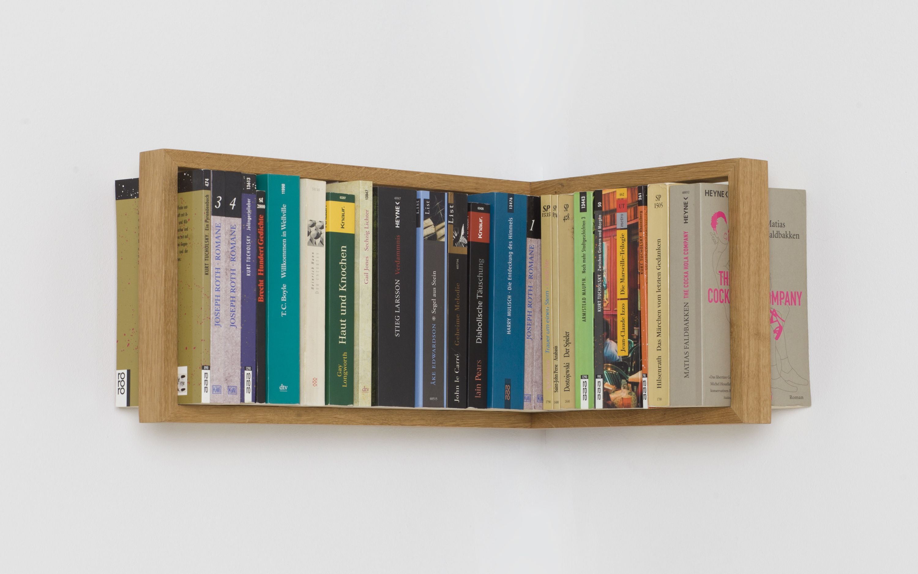 Eiche Regal "das kleine b" mit Büchern, modernes Wandregal für Wohnzimmer und Büro.