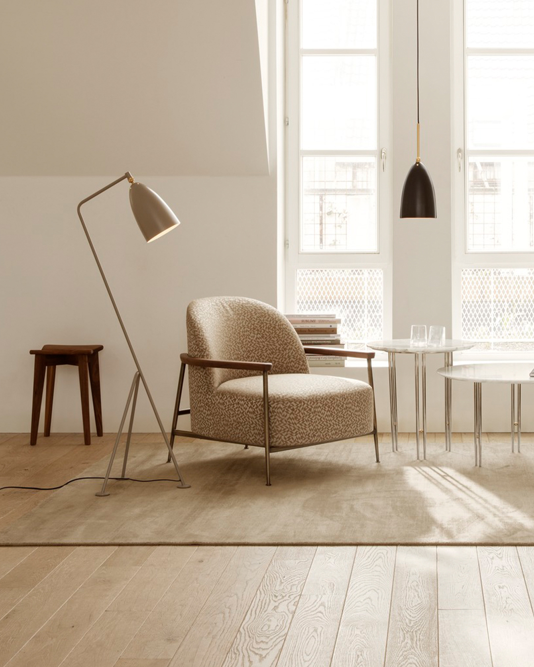 Gräshoppa / Grashoppa Stehleuchte Gubi