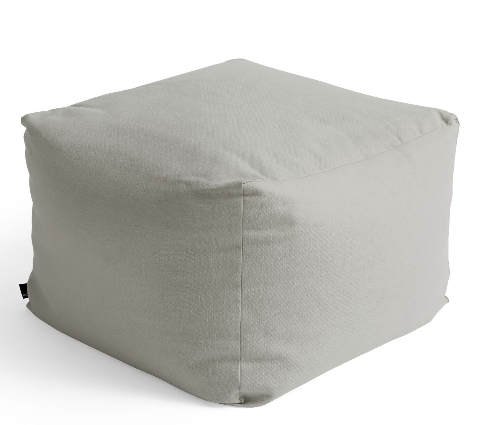 Hellgrauer, quadratischer Pouf Hocker von Hay. Gemütlicher Sitzhocker für Wohnzimmer und Kinderzimmer.