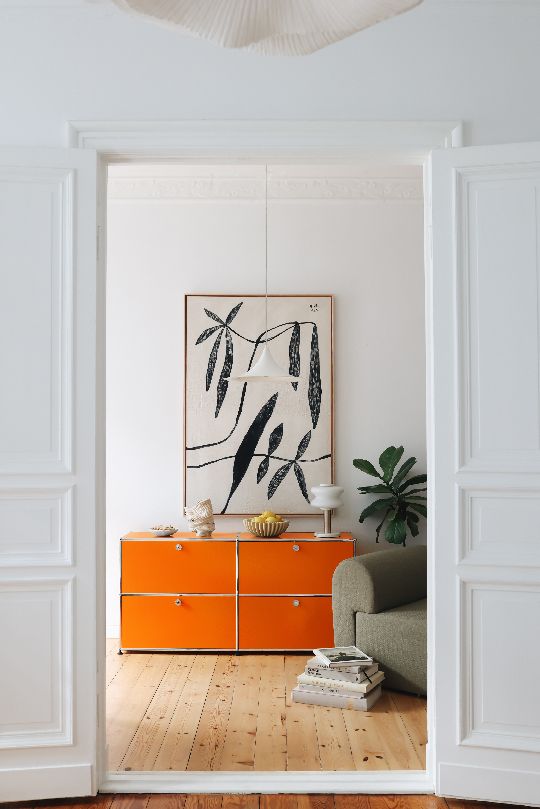 USM Haller Sideboard E2 mit 4 Klapptüren – reinorange
