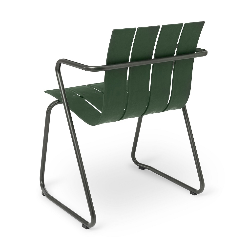 Grüner Ocean Chair Outdoor Stuhl von Mater OC2, Rückansicht. Moderner Gartenstuhl mit Armlehnen.