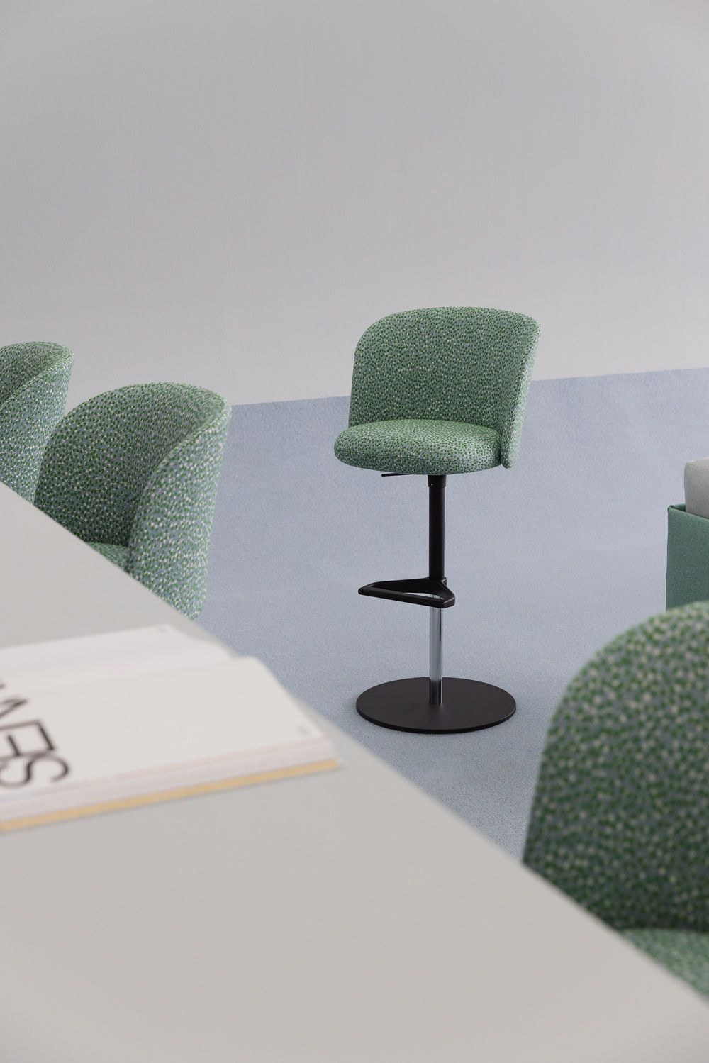 Mikado Side Chair High Stuhl / Barhocker Vitra