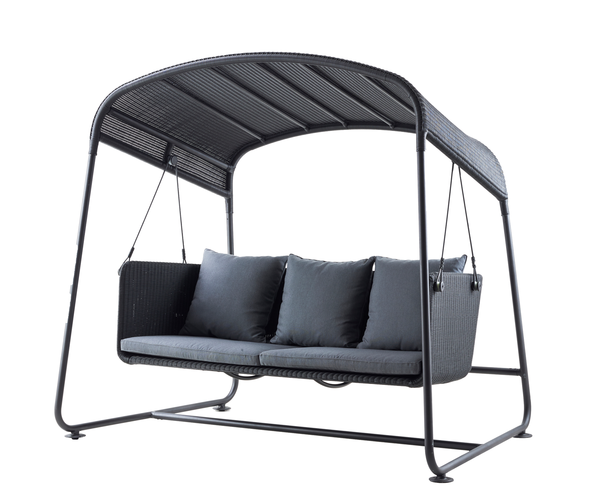 Cave Gartenschaukel von Cane-Line mit grauen Kissen. Elegante Outdoor-Schaukel für Garten oder Terrasse.