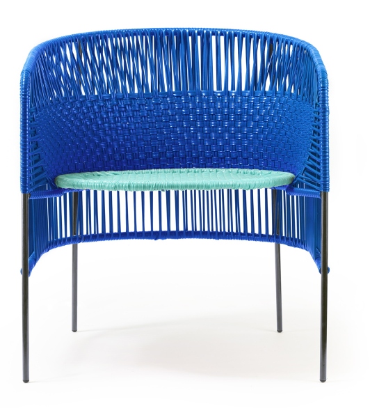 Blauer Caribe Lounge Chair Sessel von ames für den Außenbereich mit geflochtenem Design.