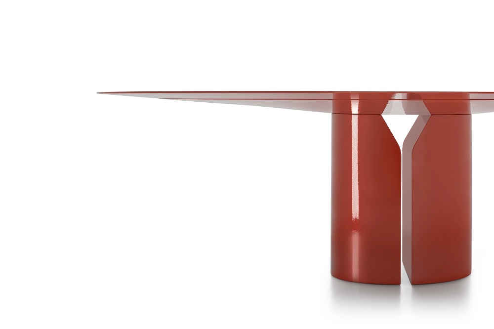 Detailansicht NVL Table Rundtisch / Esstisch von MDF Italia in Rot matt. Modernes Design.