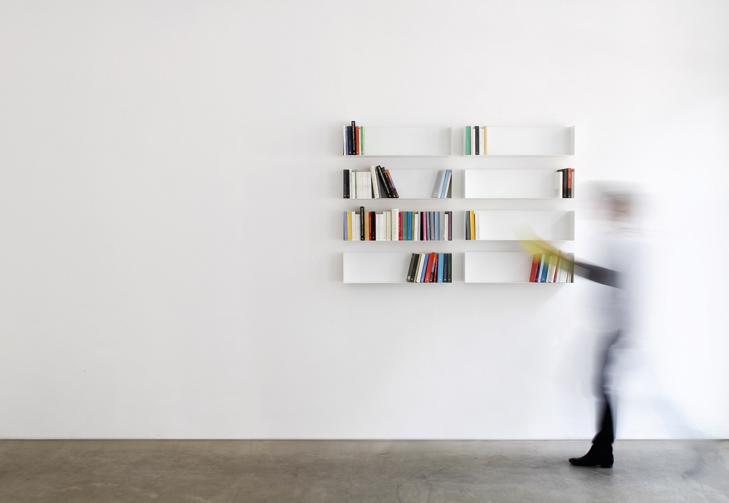 Taschenbuchregal a Linea1 by Müller Möbelwerkstätten