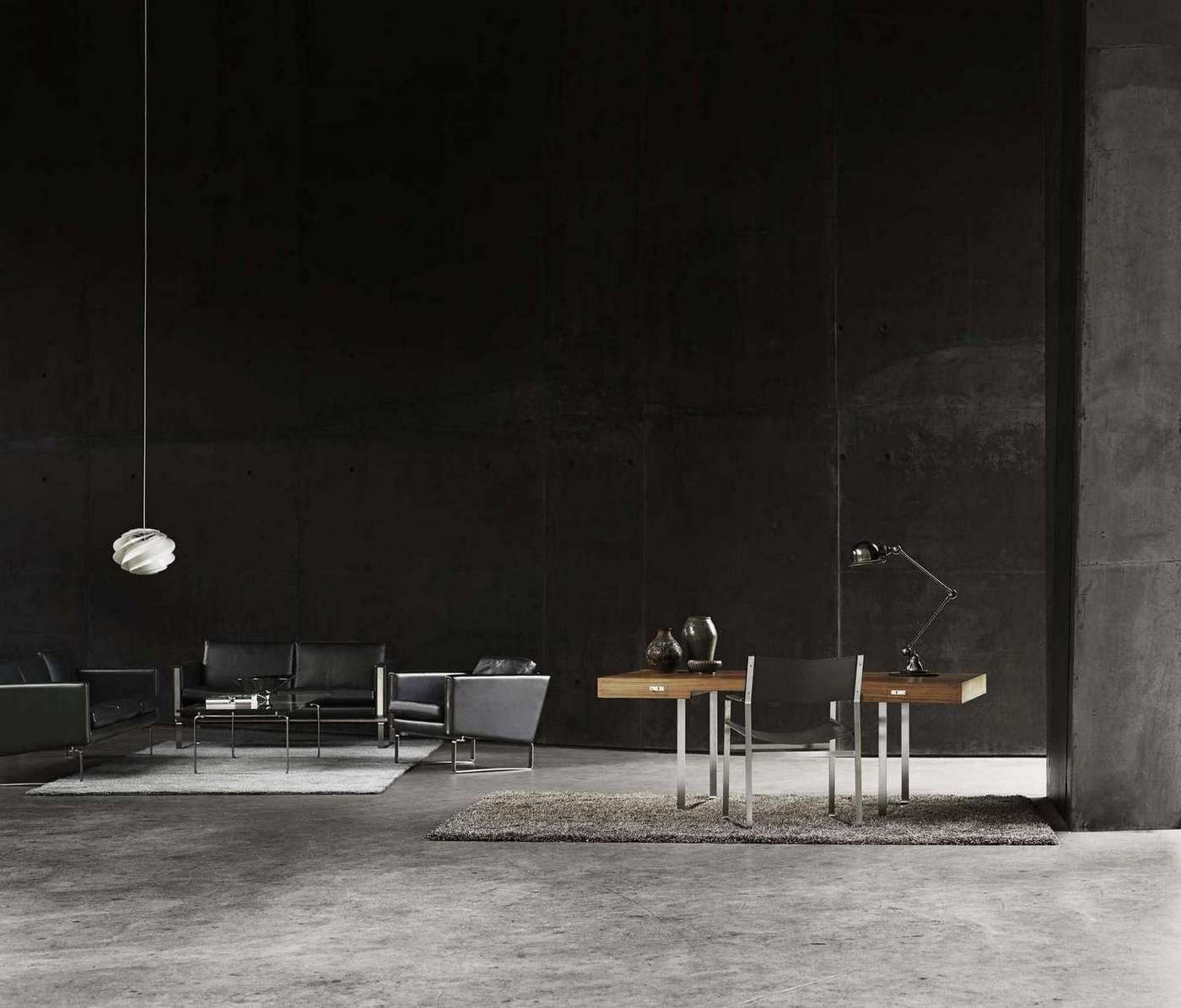 CH110 Tisch von Carl Hansen & Søn, minimalistisches Design mit Holzplatte und Stahlgestell.