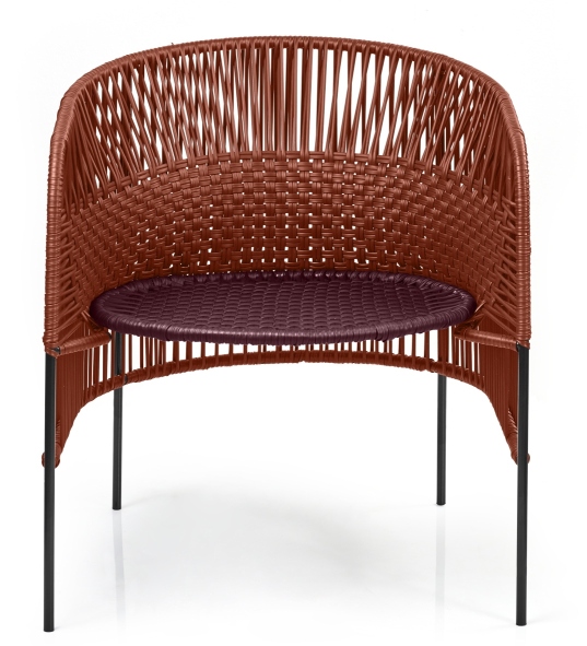 Brauner Ames Caribe Chic Lounge Chair für den Außenbereich mit geflochtener Sitzfläche.