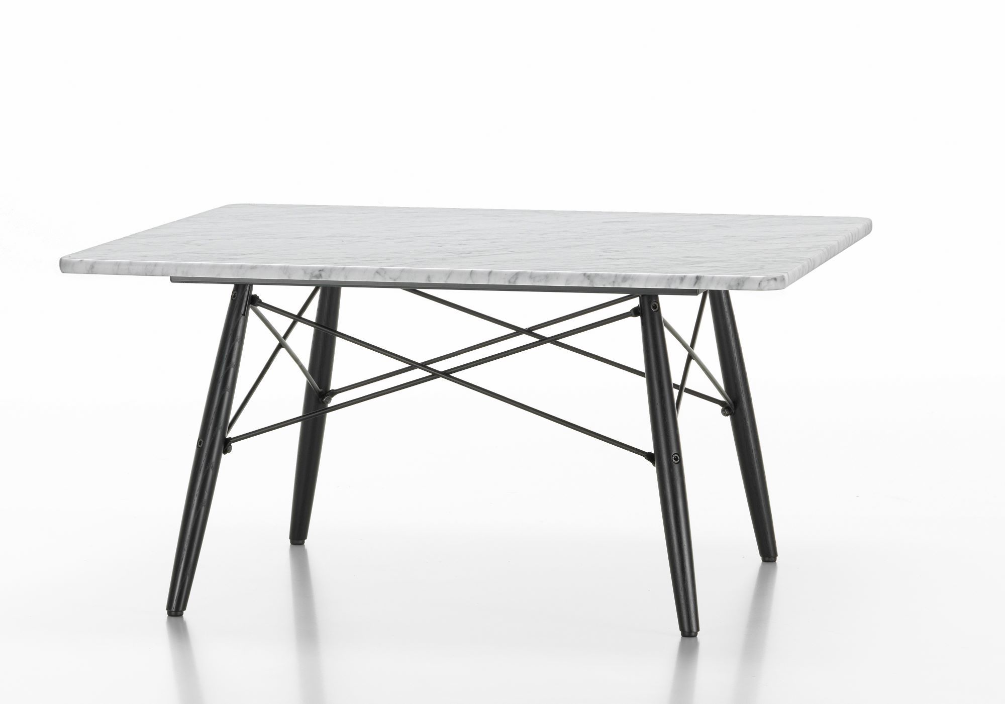 Eames Coffee Table mit weißer Marmorplatte und schwarzem Metallgestell, ein Vitra Einzelstück.