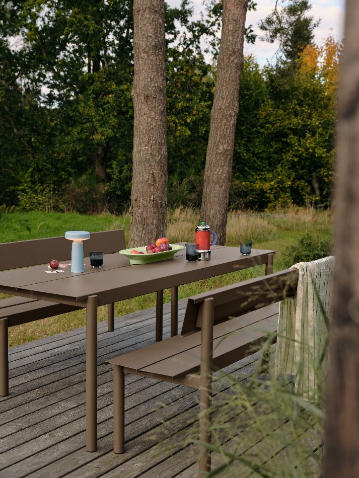 Linear Steel Bench Outdoor Bank mit Rückenlehne 110x34 cm Muuto 