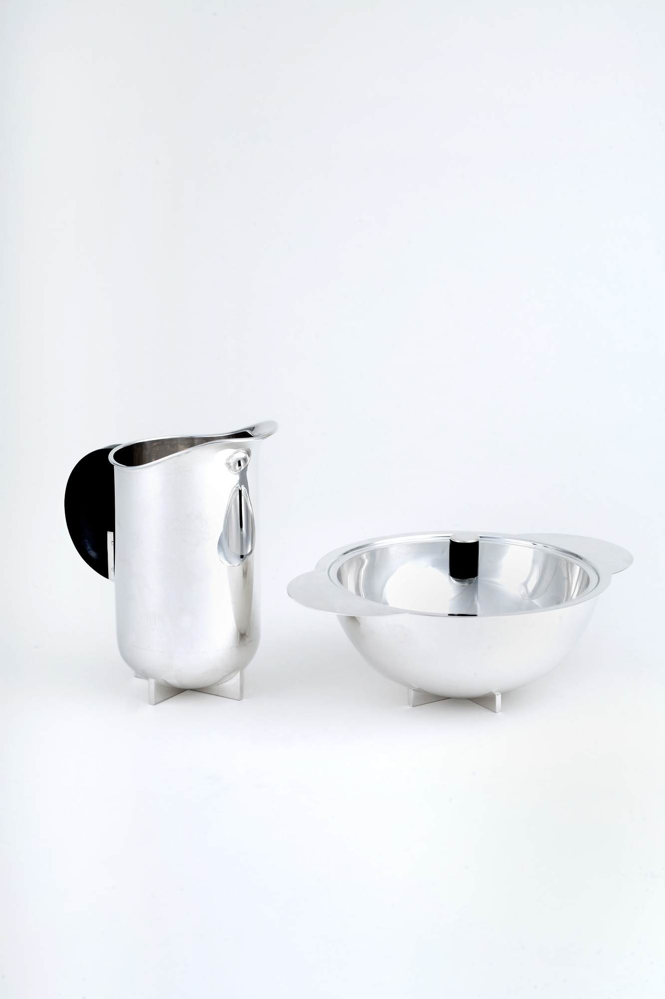 MBRS 24 Bauhaus Zucker- und Rahmservice von Tecnolumen: Edelstahl Sahnekännchen und Zuckerdose im Bauhausstil.