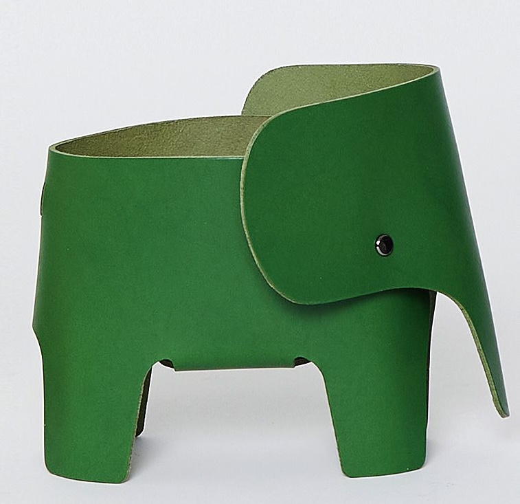 Grüne Elephant Akkuleuchte von EO Denmark, modernes Design, kabellose Lampe in Elefantenform.