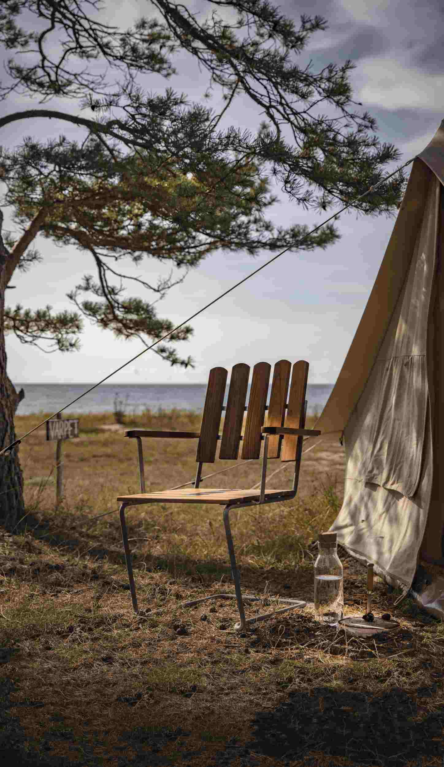 Armlehnstuhl A2 Grythyttan Stalmöbler Eichenholz weiß lackiert