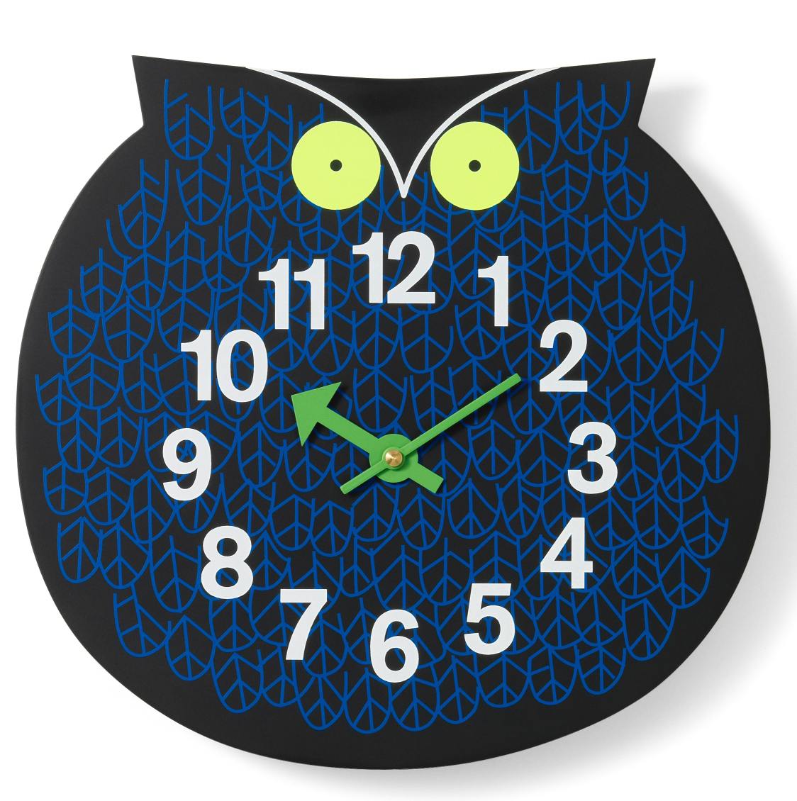 Omar the Owl Wanduhr von Vitra: Schwarze Eulen-Wanduhr mit blauen Mustern und grünen Zeigern.
