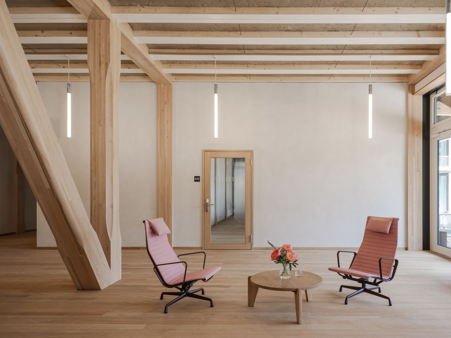 Aluminium Chair EA124 / EA 124 Sessel Vitra