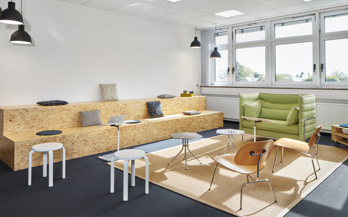 Plywood Group LCM Stuhl Vitra