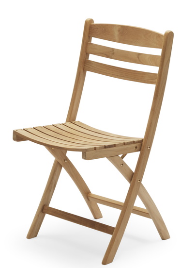 Selandia Chair: Klappbarer Outdoor Stuhl aus Teakholz von Skagerak by Fritz Hansen.