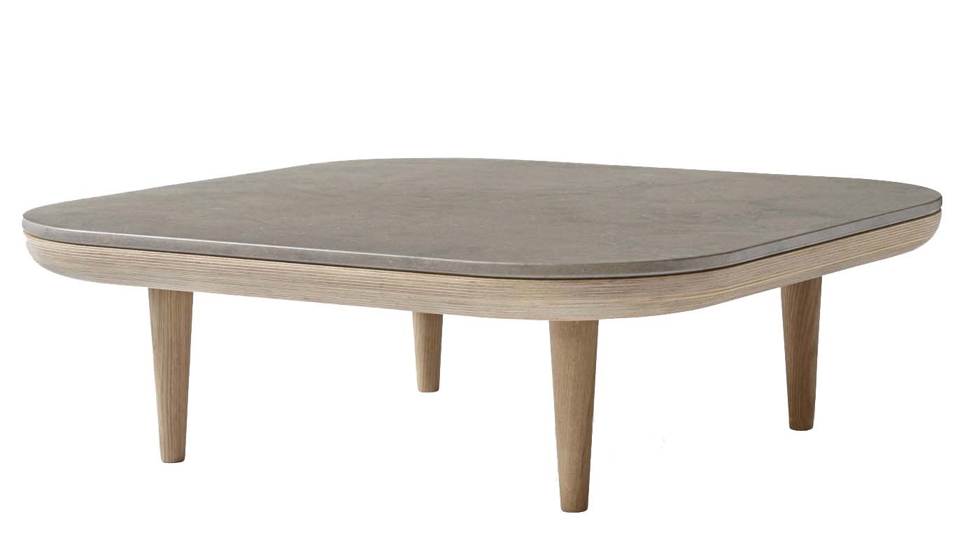 Fly Table Couchtisch von AndTradition mit grauer Tischplatte und hellem Holzgestell. Modernes Design.