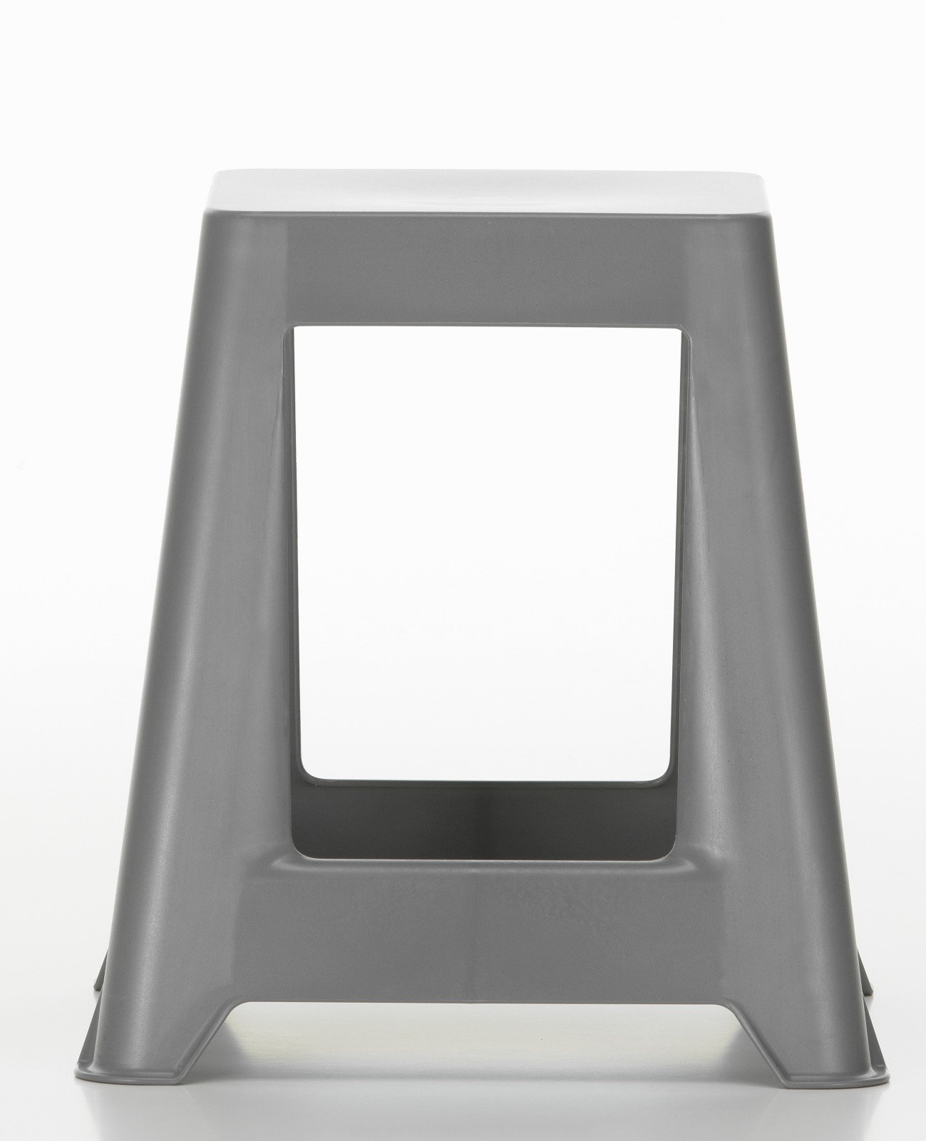 Dunkelgrauer Chap Hocker von Vitra, ein moderner, minimalistischer Kunststoffhocker für den Innenbereich.