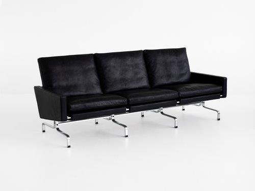 Schwarzes PK31 Sofa von Fritz Hansen mit Lederbezug und verchromtem Stahlgestell.