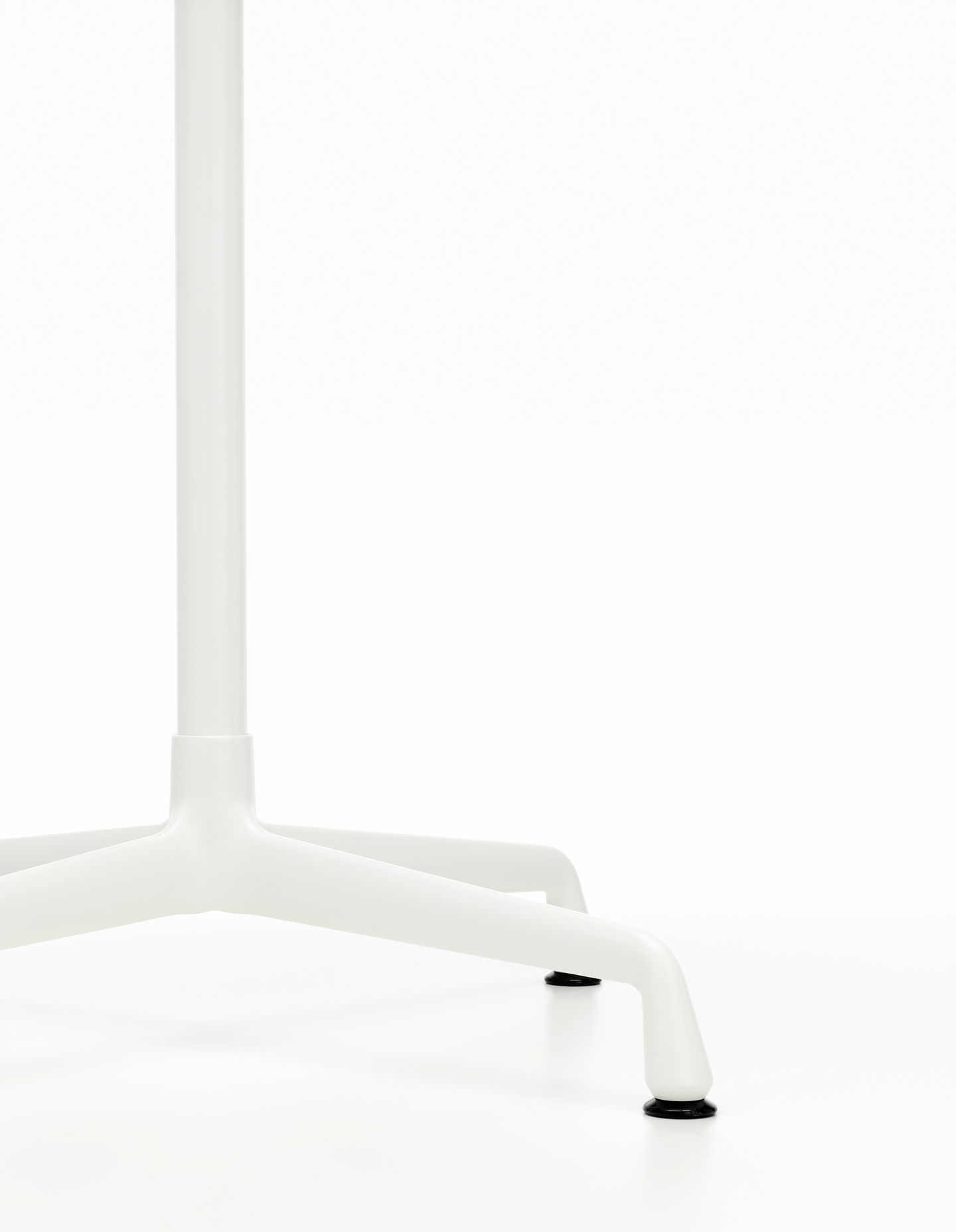 Eames Contract Tables High Stehtisch  75x75 cm  Vitra 